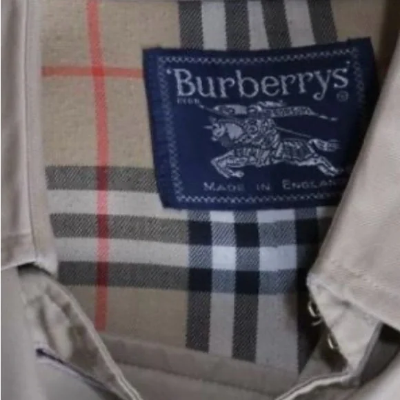 Pre loved Burberry coat - Picture 3 of 9